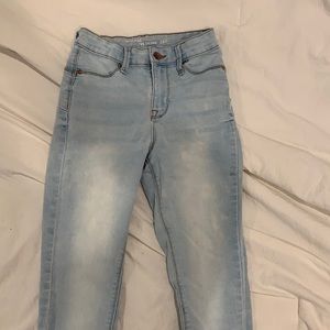 Light wash no rip jeans